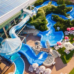 🎶 HIT, KTERÝ SE VYPLATÍ 💦 - vyhraj celodenní rodinnou vstupenku do Aquapalace Praha!