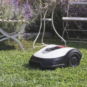 🎧 HIT, KTERÝ TĚ ROZSEKÁ: Vyhraj robotickou sekačku za jeden song!