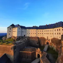 Vyhraj rodinné vstupné do legendární Pevnosti Königstein!