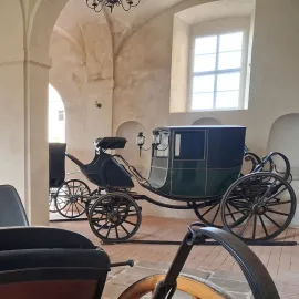 Na zámek Zákupy se po více než 100 letech vrátily historické kočáry