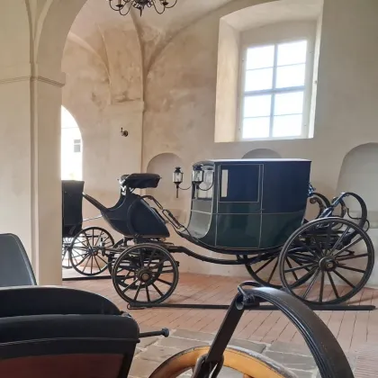 Na zámek Zákupy se po více než 100 letech vrátily historické kočáry