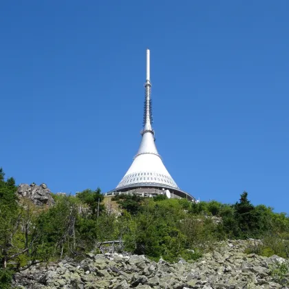 Ještěd se stal terčem vandala